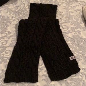 North Face Black cable knit scarf